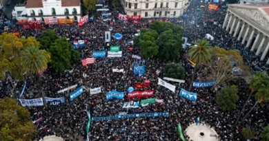 Multitudinaria protesta en Argentina: la comunidad universitaria exige al Gobierno el cumplimiento de la Ley de Financiamiento