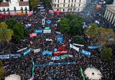 Multitudinaria protesta en Argentina: la comunidad universitaria exige al Gobierno el cumplimiento de la Ley de Financiamiento