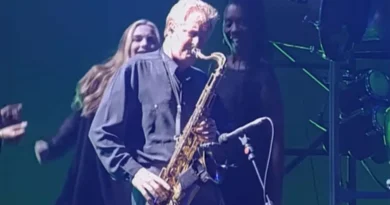 Fallece Dick Parry, el legendario saxofonista de Pink Floyd, a los 83 años