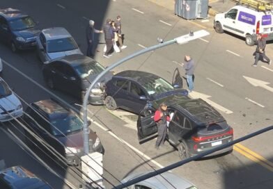 Caos en Belgrano: un conductor sufrió convulsiones y provocó un choque en cadena con ocho heridos