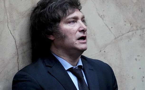Javier Milei retrocede por tercer mes consecutivo en el ranking de popularidad regional