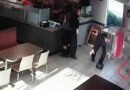 Investigan la muerte de una anciana tras enfrentarse a golpes con empleadas de una cafetería en EE. UU.