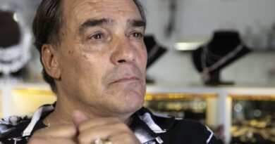Vitette Sellanes revoluciona las redes con una irónica oferta para abrir una caja fuerte