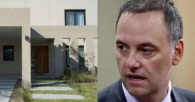 Revelan Audio Comprometedor de Manuel Adorni Ofreciendo «Soporte» a Contratista en Plena Causa Judicial