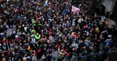 Histórico adiós al Indio Solari: multitudinaria convocatoria en Avellaneda para despedir al ícono del rock argentino