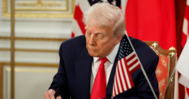 Histórica capitulación: Estados Unidos acepta la derrota ante Irán y pagará millonaria reconstrucción tras firmar la paz en Versalles Histórica capitulación: Estados Unidos acepta la derrota ante Irán y pagará millonaria reconstrucción tras firmar la paz en Versalles