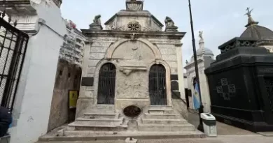 La Justicia Frena Licitación de Polémico Gift Shop en el Cementerio de la Recoleta