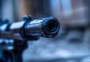 Argentina: Gobierno de Milei amplía acceso civil a silenciadores y miras nocturnas para armas de fuego