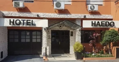Hallan a hombre degollado en hotel de Haedo con amoladora encendida
